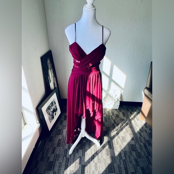 B.Smart hi low formal dress  - Picture 5 of 7